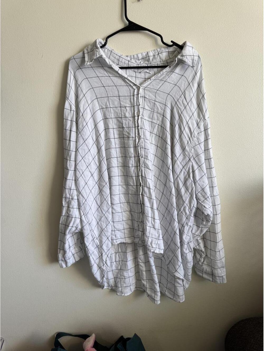 Jane Delancey white with black grid pattern button up shirt in a 2X